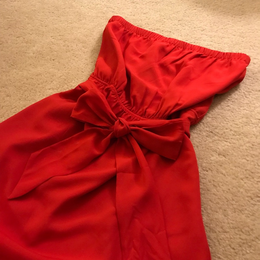 Pretty Strapless Express Red Dress